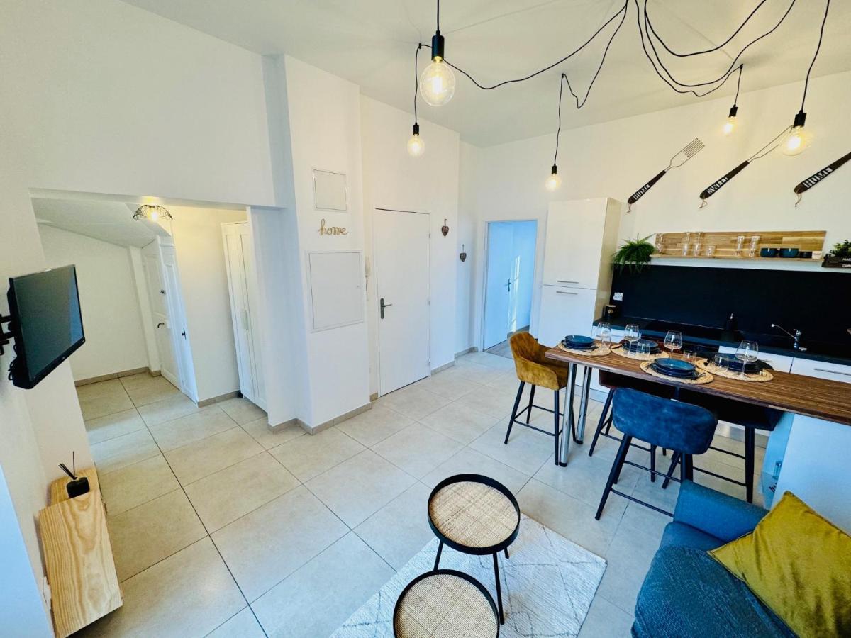 Ferienwohnung Chaleureux T2 Proche Gare Bourgoin-Jallieu Exterior foto